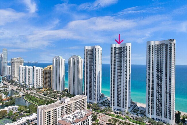Building Photo - 15901 Collins Ave