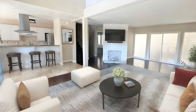 Building Photo - La Costa 2 bedroom Just Minutes from the B...