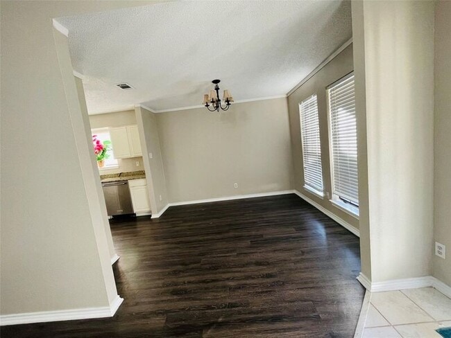 Building Photo - 2431 Deer Run