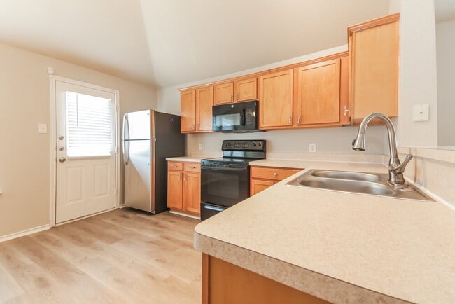 Building Photo - 822 Sycamore St