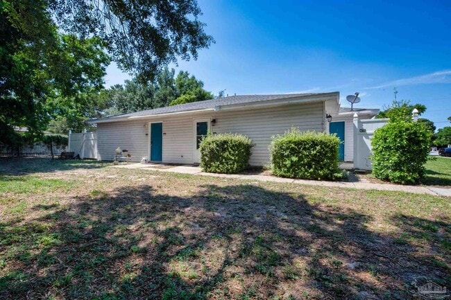 Building Photo - 3411 Green Briar Pkwy