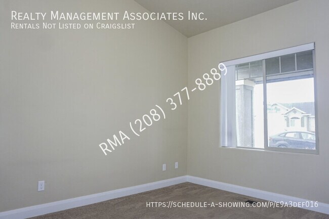 Building Photo - 4614 N Willowside Ave