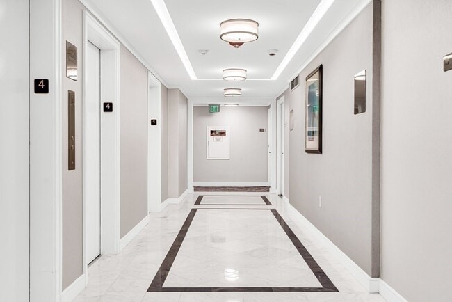 Building Photo - 8 Whittier Pl