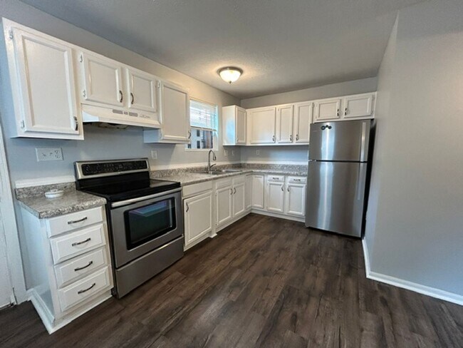 Building Photo - 819-823 Riverview Terrace