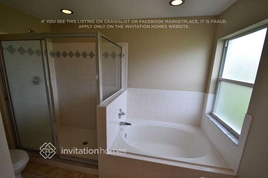 Building Photo - 7915 Ridgeglen Cir W