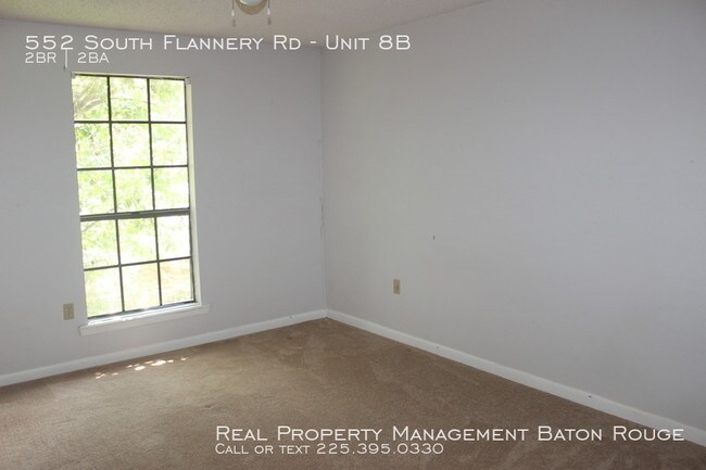 Building Photo - Townhome on S. Flannery