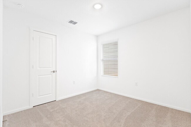 Building Photo - 3 Bedroom/2 Bath Vida Subdivision