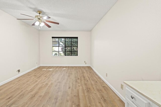 Building Photo - 5481 Cribari Green