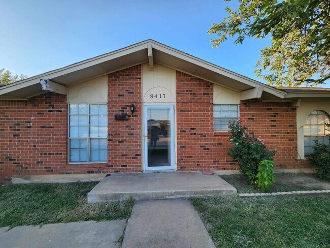 Primary Photo - 8417 S Villa Ave