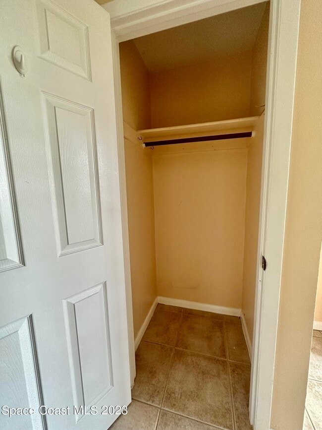 Building Photo - 2390 N Tropical Trail