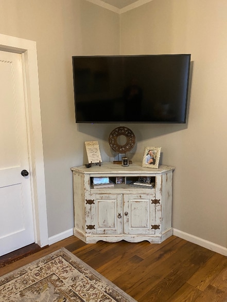 Building Photo - 756 LA-304