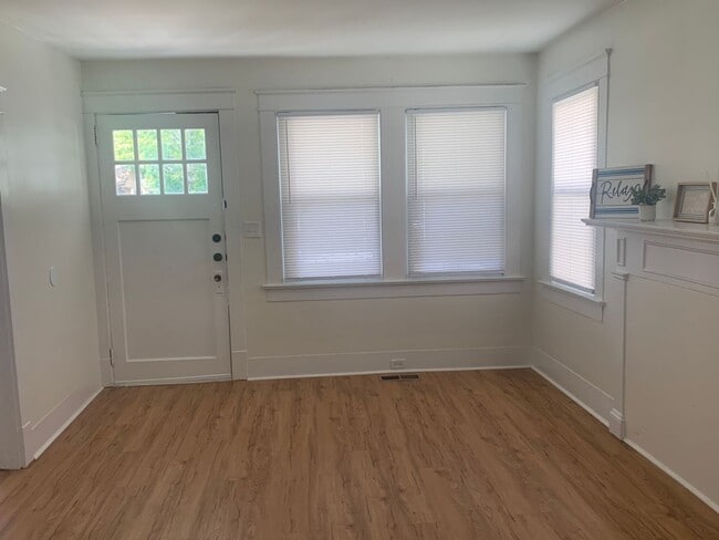 Building Photo - Historic Downtown Wilmington Single Family