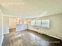 Building Photo - $700 Off One Month's Rent: 2/1 Remodeled D...