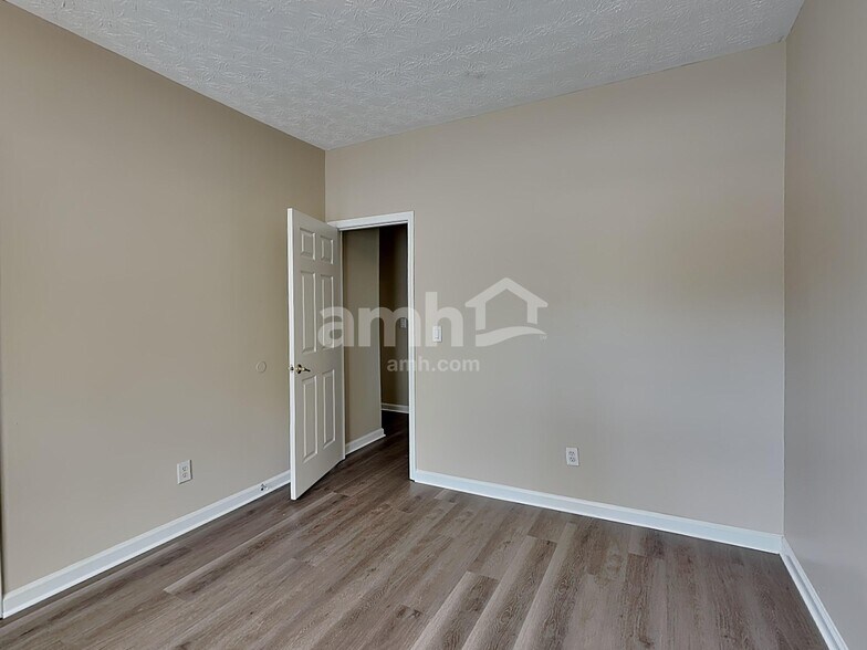 Building Photo - 4284 Wood Cove Dr