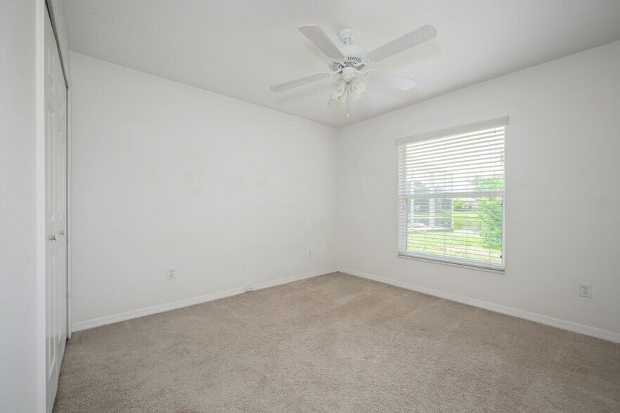 Building Photo - 1712 Arash Cir