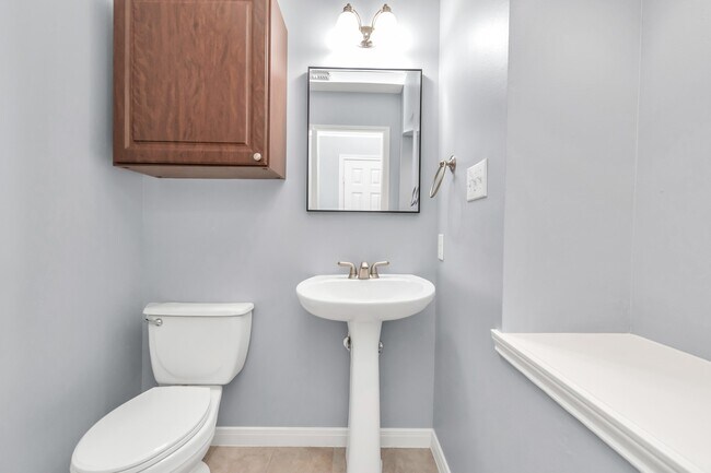 Building Photo - 2901 W Dallas St