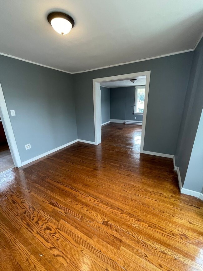 Building Photo - 3 Bed 1 Bath House in Williamstown