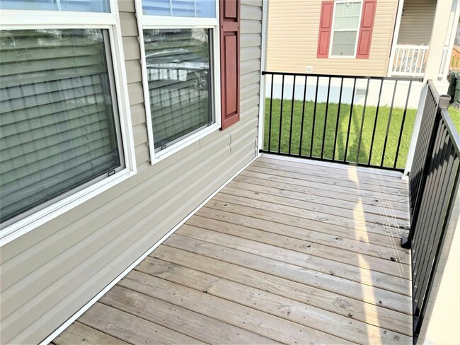 Building Photo - 248 Canary Dr