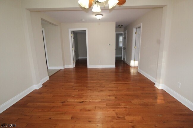 Building Photo - 30 White Meadow Ave