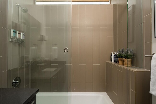 Building Photo - 6 Silver Peaks Dr