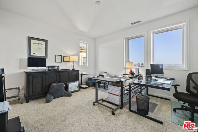 Building Photo - 20162 Cromwell Way