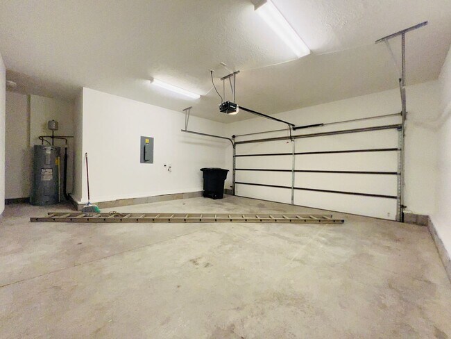 Building Photo - Walking Distance to Station Camp Schools
