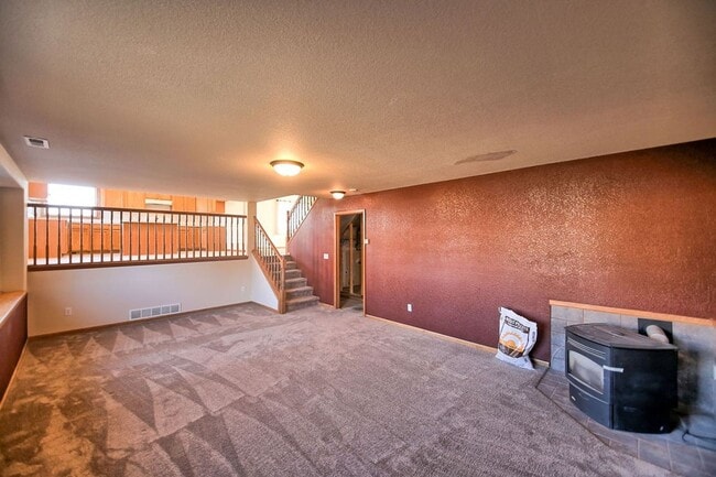 Building Photo - Charming 3 Bedroom Across from Playground & Large Fenced Yard