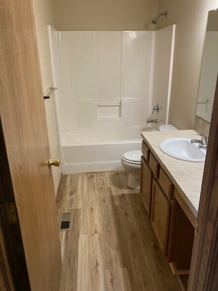 Building Photo - 3823 N Pepper Ridge St