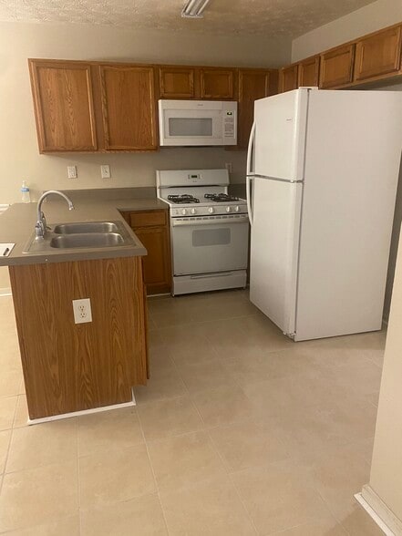 Building Photo - 188 Rankin Cir