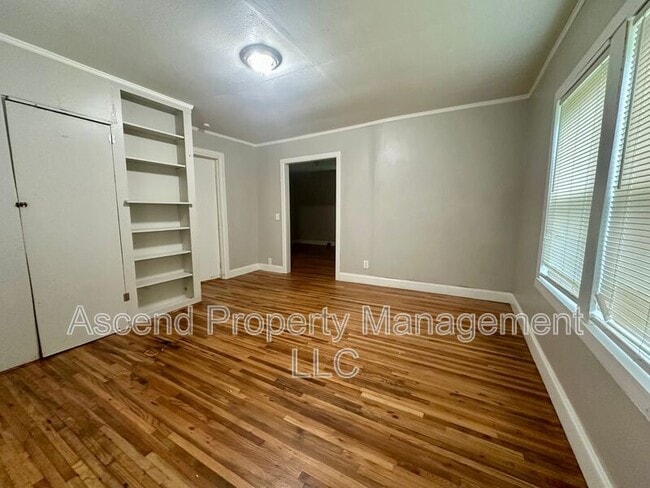 Building Photo - 1710 Bradt St
