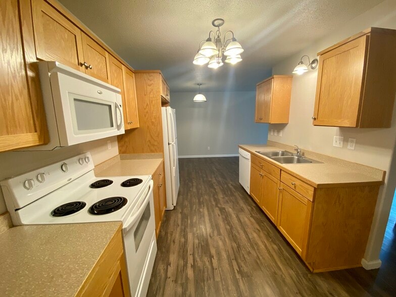 Kitchen - 1115 Westport Beach Way