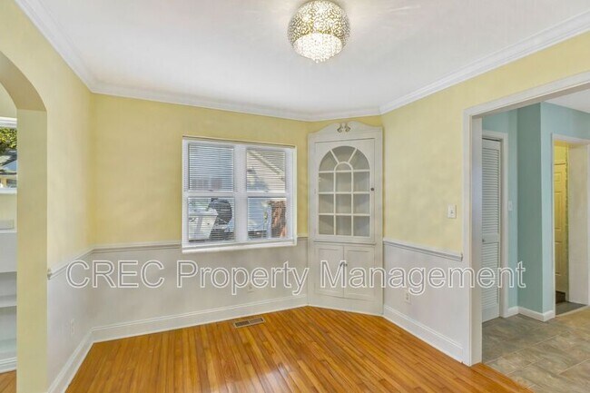 Building Photo - 9 Penn Ave