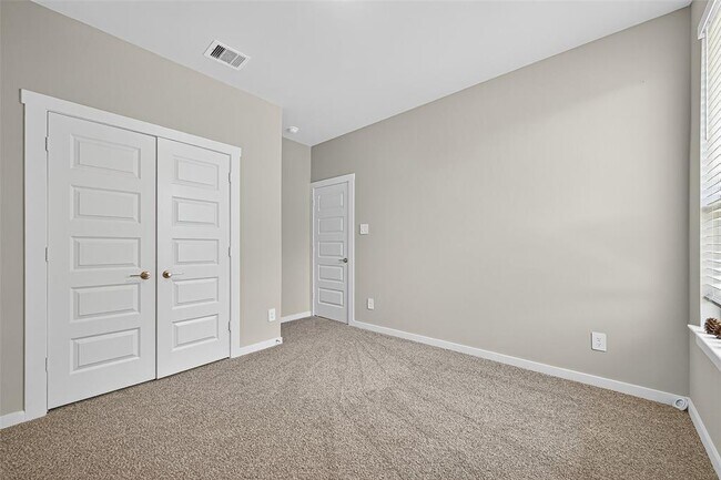 Building Photo - 3806 Favor Frst Ct