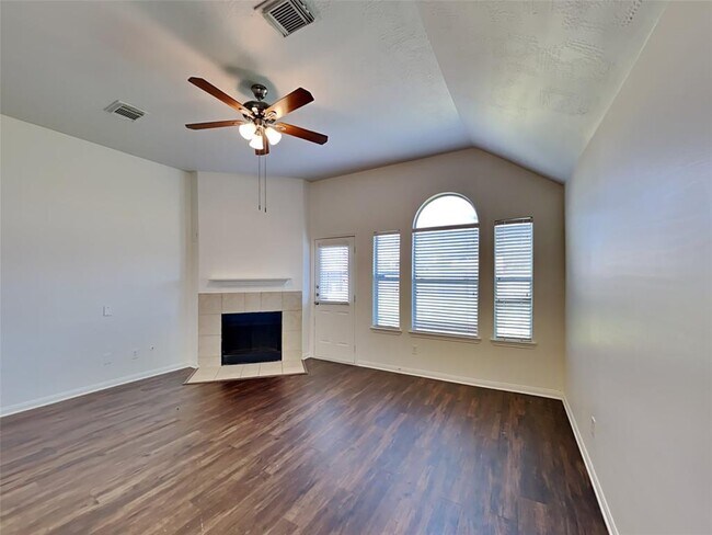 Building Photo - 4002 Ashview Ln