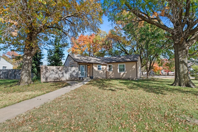 Building Photo - 22 E Hawthorne St