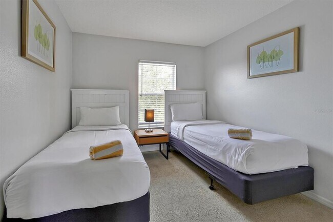 Building Photo - 8591 Bay Lilly Loop