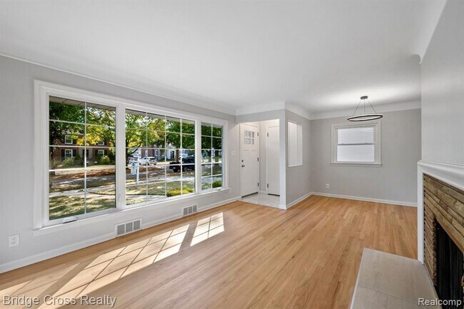 Building Photo - 2614 Essex St