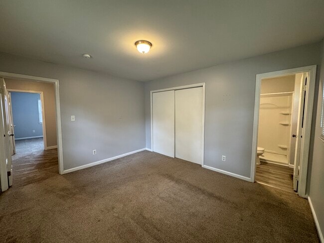 Building Photo - 401 Advocate Ct