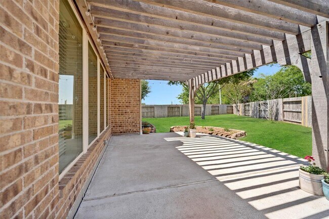 Building Photo - 17638 Cleeves Dr