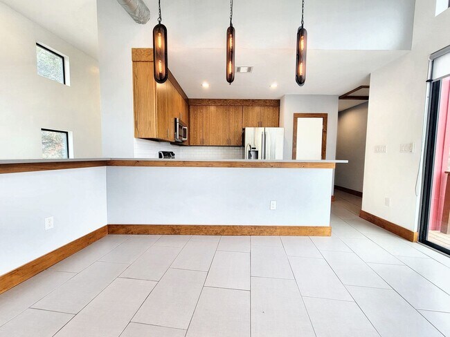 Building Photo - 325 Southwind Rd