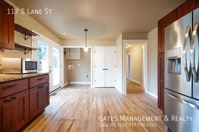 Building Photo - 117 S Lane St