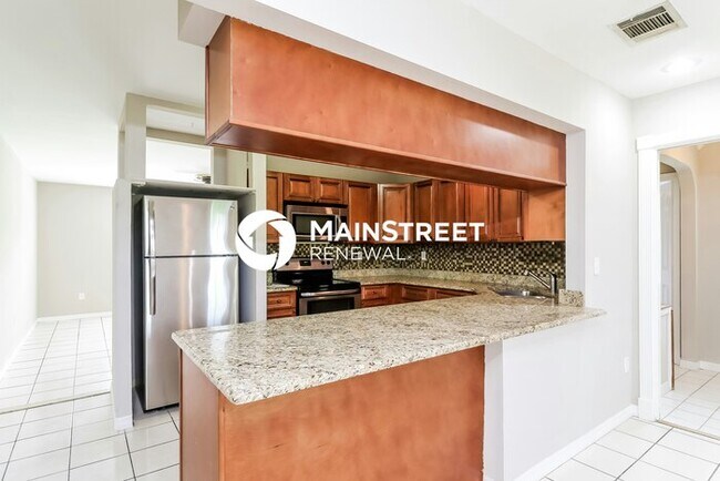 Building Photo - 2 Bedroom Pet-Friendly Home in North Port, FL with Main Street Renewal