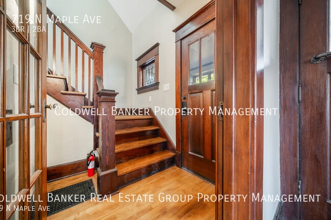 Building Photo - 719 N Maple Ave