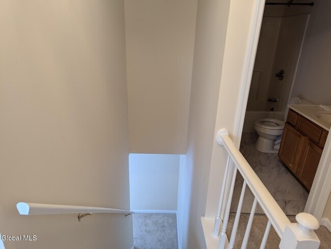 Building Photo - 13 Erie Ct