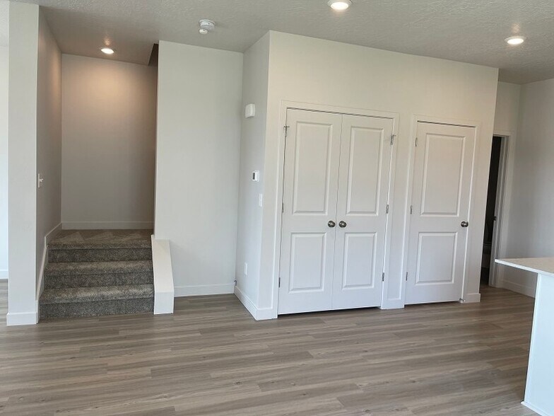Building Photo - 1129 Early Lgt Wy