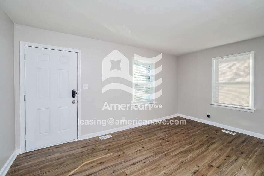 Building Photo - 2721 Algonquin Pkwy