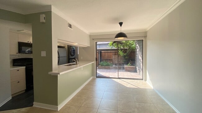 Building Photo - 2601 S Braeswood Blvd