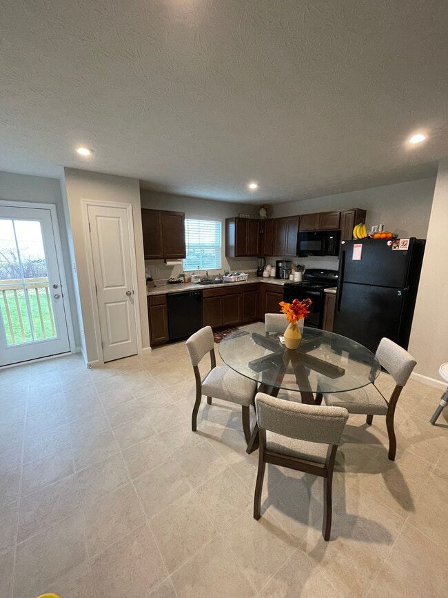 Building Photo - 1236 Sir Sidney Ct