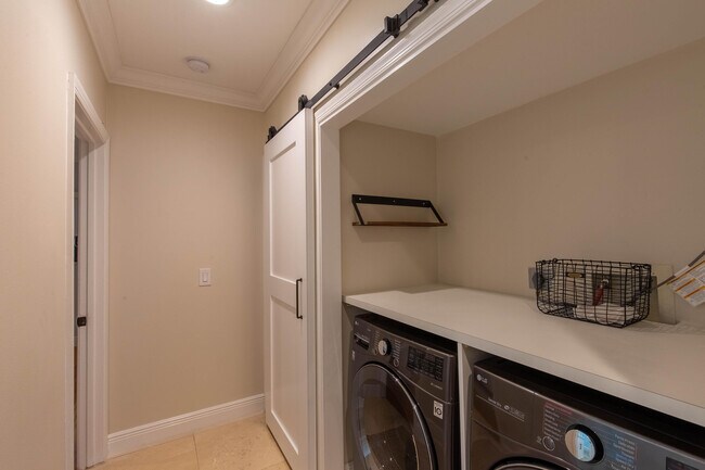 Building Photo - 13400 Polo Rd W