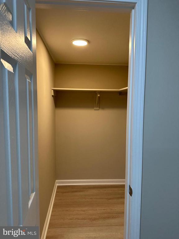 Building Photo - 5903 Mt Eagle Dr
